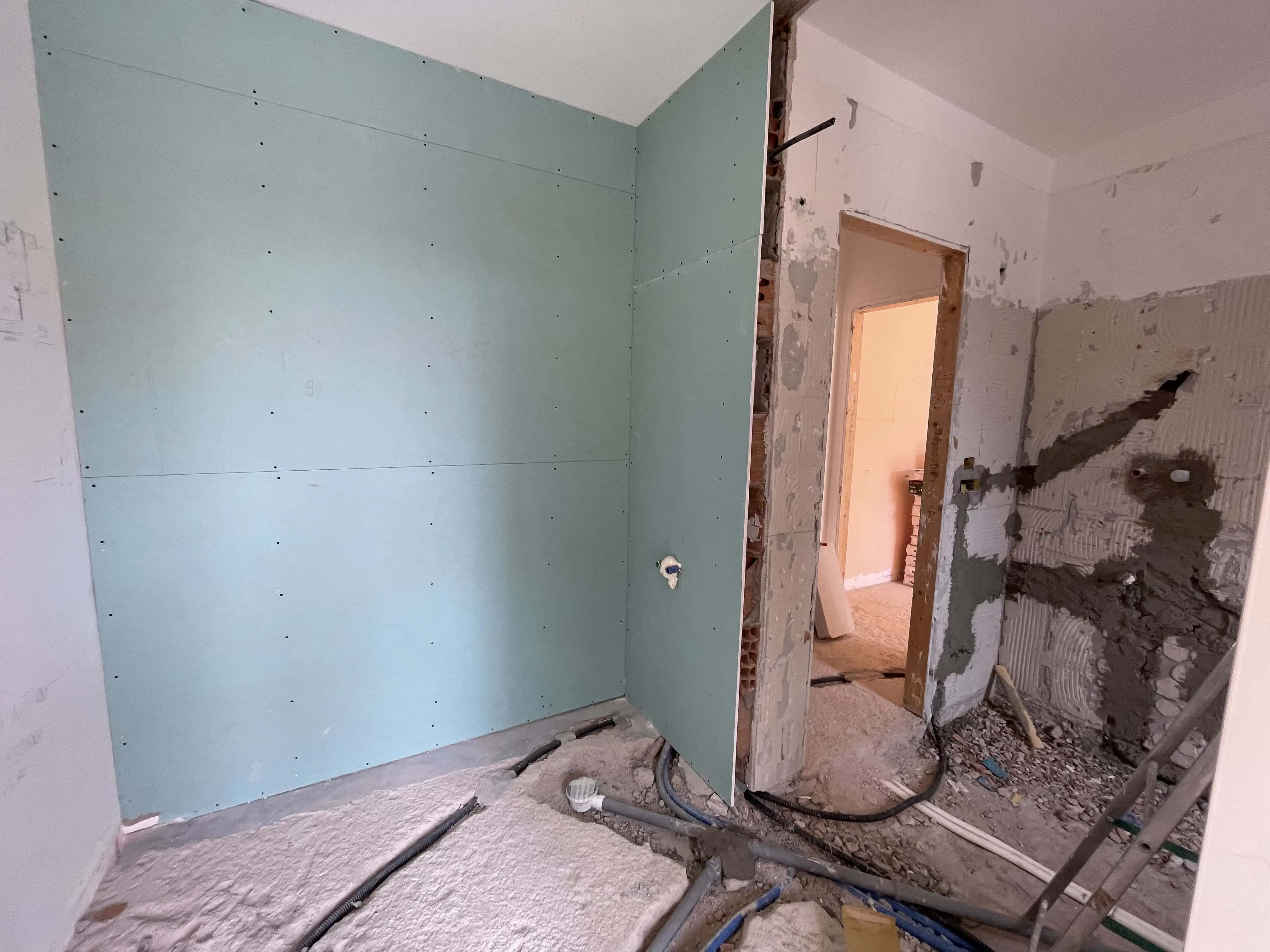 Ristrutturazione bagno moderno - Prima